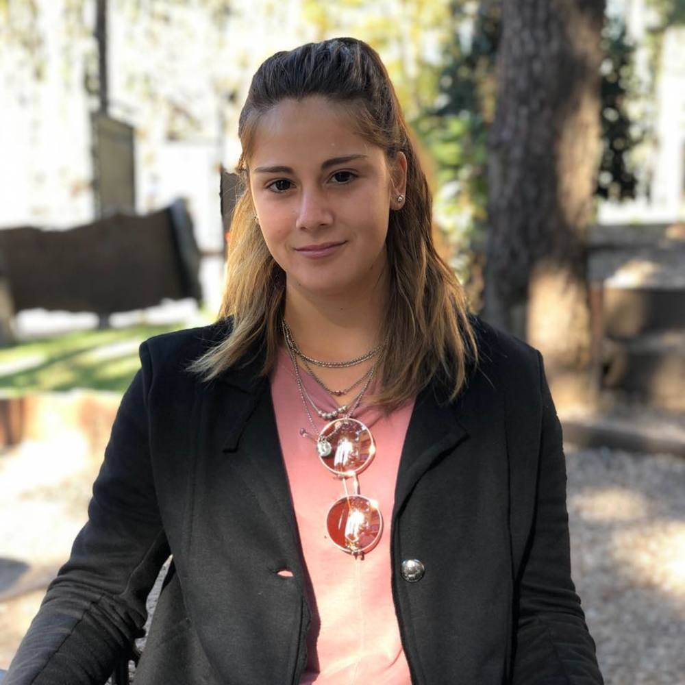 Meet your Posher, Valentina